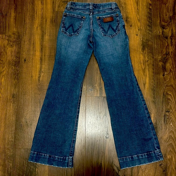 Retro Wrangler Low Rise Bootcut Jean - Picture 2 of 3